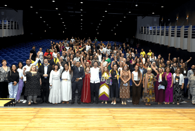 Encontro nacional com participantes reunidos no auditório da ABEn